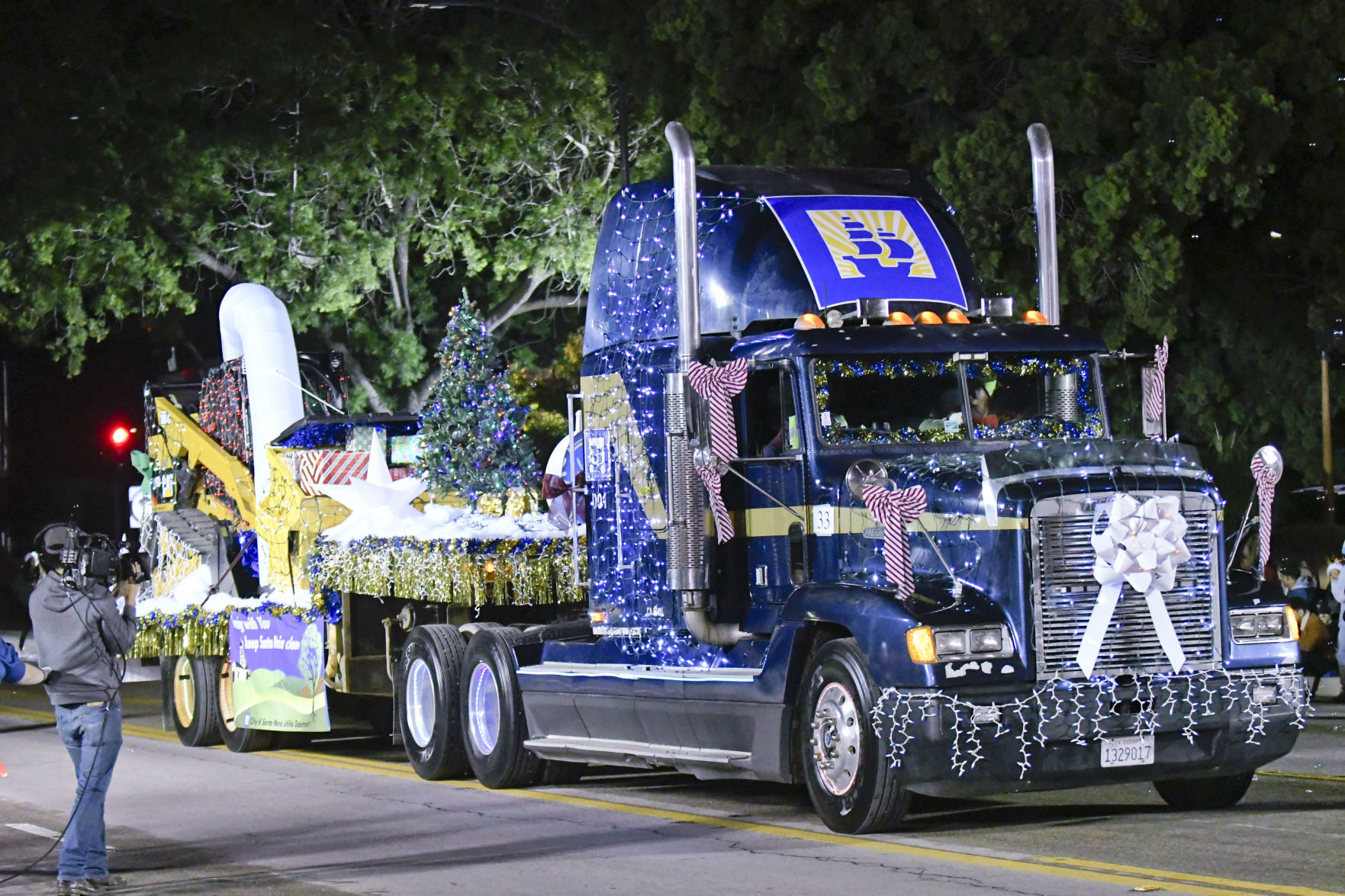 120719 SM Parade of Lights 42.jpg